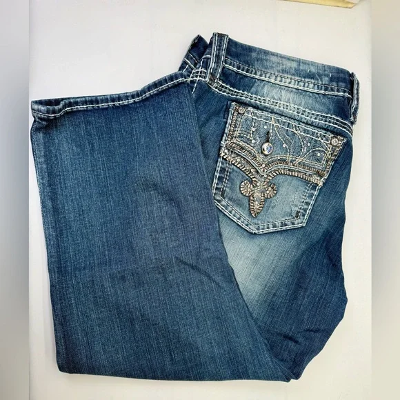 Rock Revival Women's Size 34x24 Embellished “Betty” Easy Crop Jeans - Picture 2 of 15